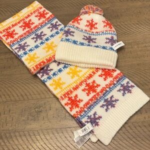 New adorable hat and scarf